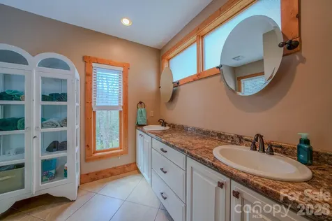 426 Cook Town Road Bakersville NC 28705