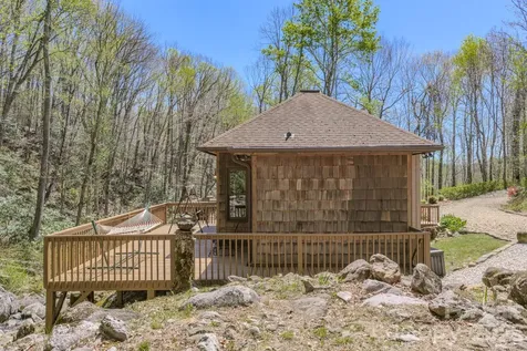 426 Cook Town Road Bakersville NC 28705