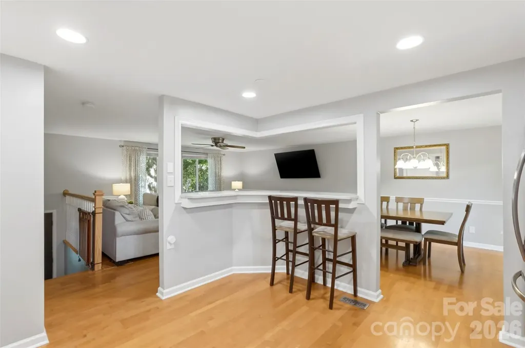6723 Rollingridge Drive Charlotte NC 28211