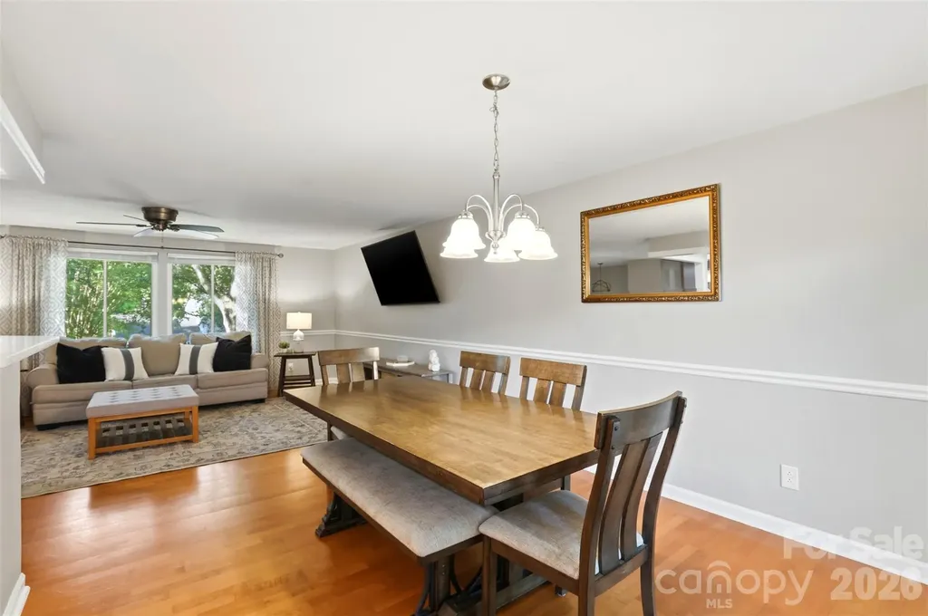 6723 Rollingridge Drive Charlotte NC 28211