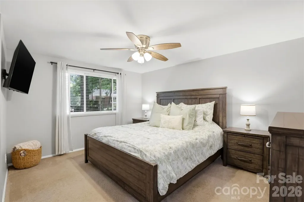 6723 Rollingridge Drive Charlotte NC 28211