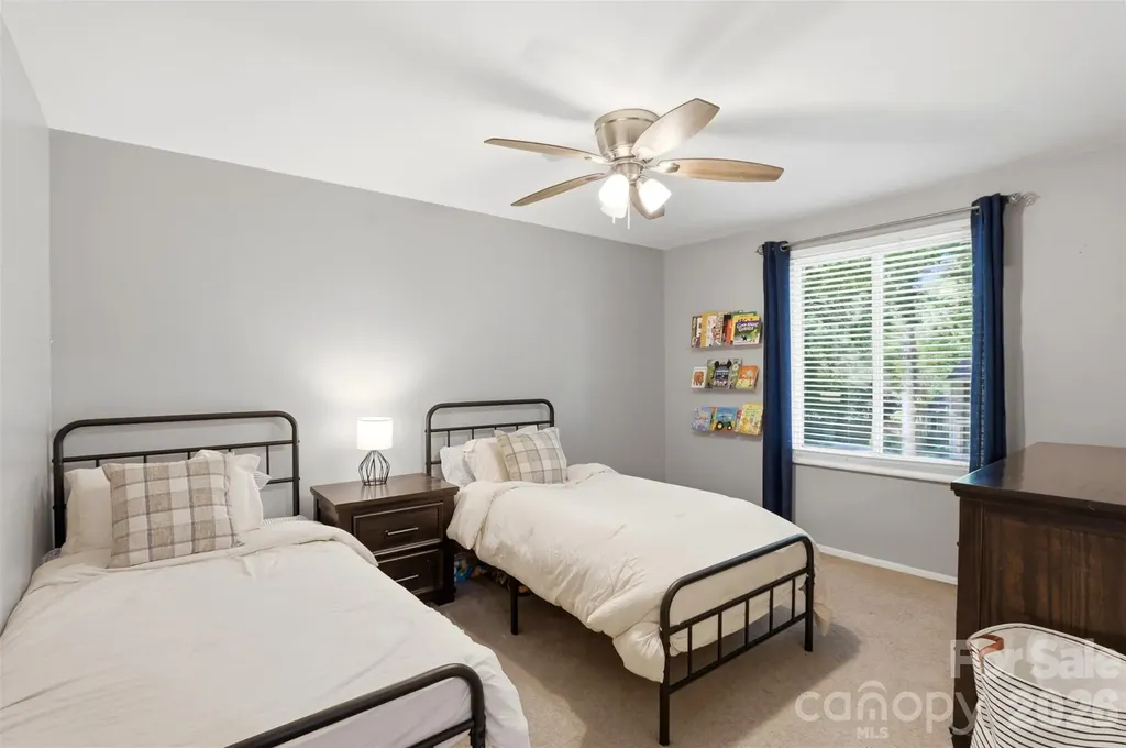 6723 Rollingridge Drive Charlotte NC 28211