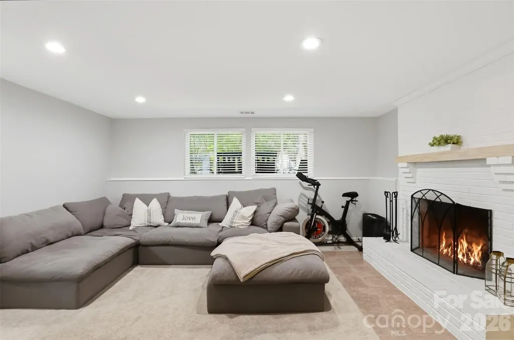 6723 Rollingridge Drive Charlotte NC 28211