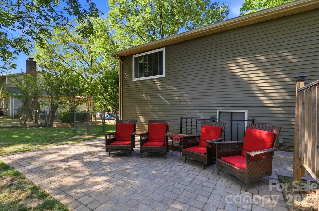 6723 Rollingridge Drive Charlotte NC 28211
