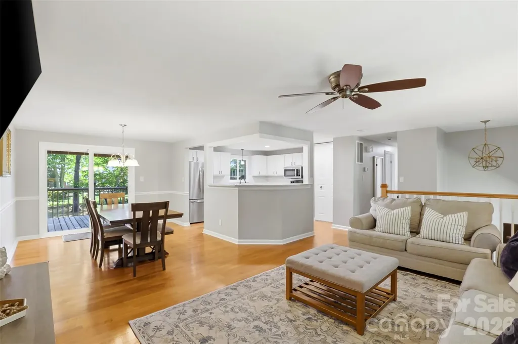 6723 Rollingridge Drive Charlotte NC 28211