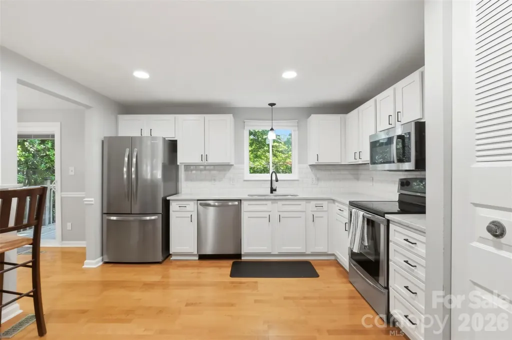 6723 Rollingridge Drive Charlotte NC 28211