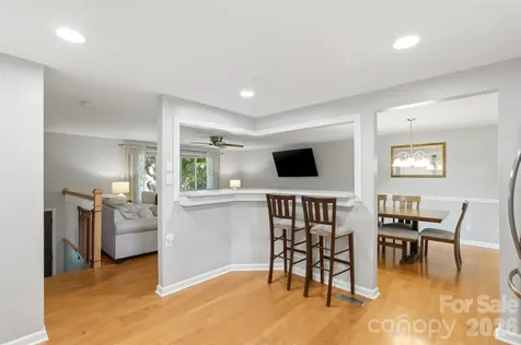 6723 Rollingridge Drive Charlotte NC 28211