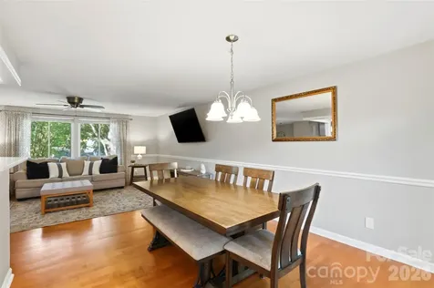 6723 Rollingridge Drive Charlotte NC 28211