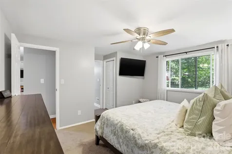 6723 Rollingridge Drive Charlotte NC 28211
