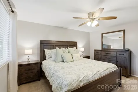6723 Rollingridge Drive Charlotte NC 28211