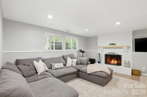 6723 Rollingridge Drive Charlotte NC 28211