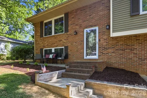 6723 Rollingridge Drive Charlotte NC 28211