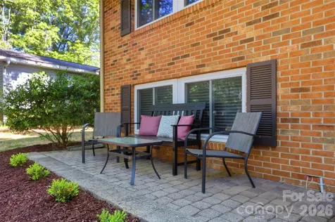 6723 Rollingridge Drive Charlotte NC 28211