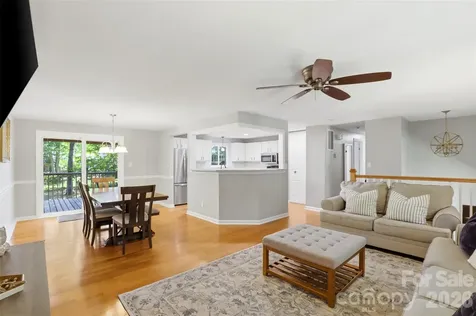 6723 Rollingridge Drive Charlotte NC 28211