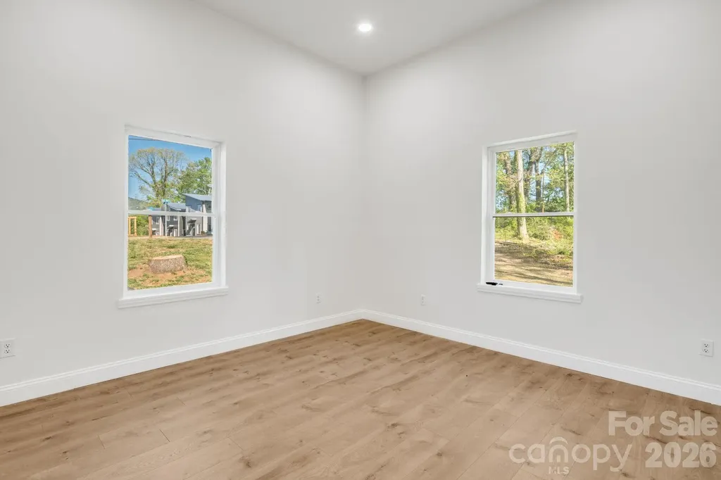 21 Oak Hill Drive Asheville NC 28806