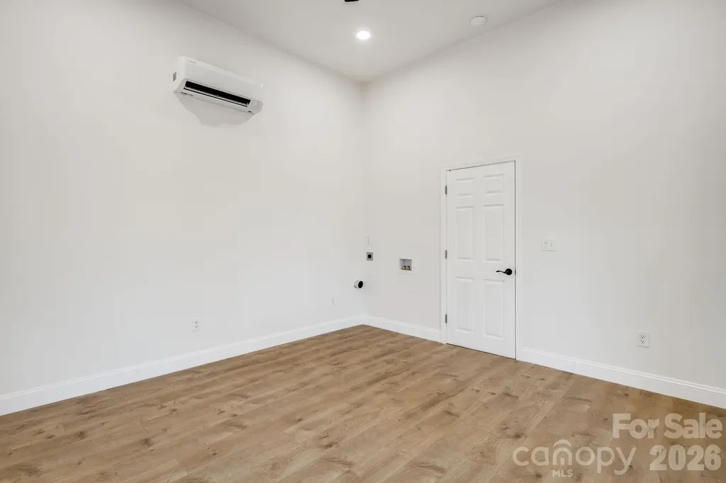 21 Oak Hill Drive Asheville NC 28806