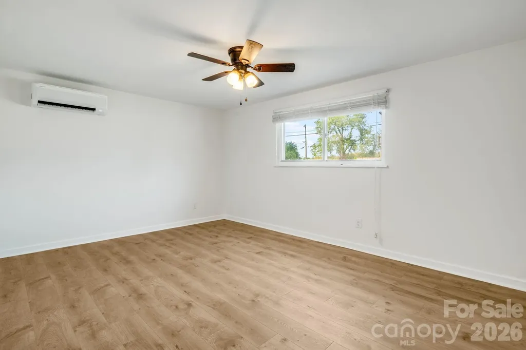 21 Oak Hill Drive Asheville NC 28806