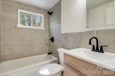 21 Oak Hill Drive Asheville NC 28806