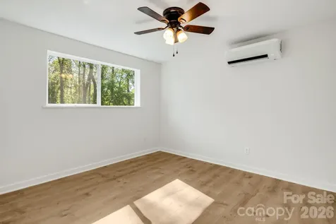 21 Oak Hill Drive Asheville NC 28806