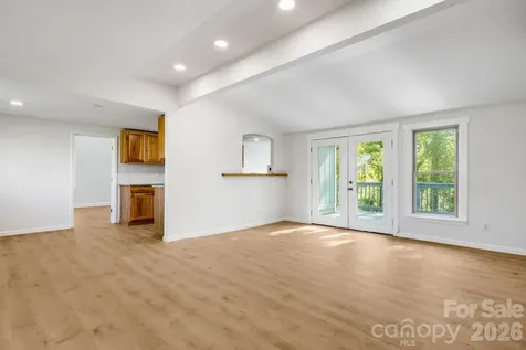 21 Oak Hill Drive Asheville NC 28806