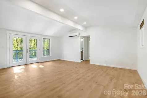 21 Oak Hill Drive Asheville NC 28806