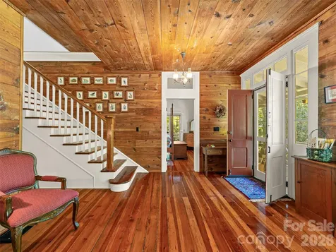 300 Ivy Terrace Drive Saluda NC 28773