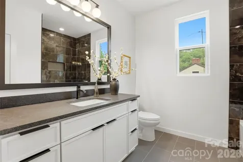 2818 Dogwood Avenue Charlotte NC 28206