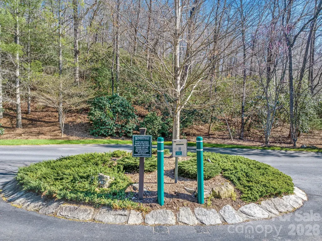 80 Running Deer Trail S Horse Shoe NC 28742