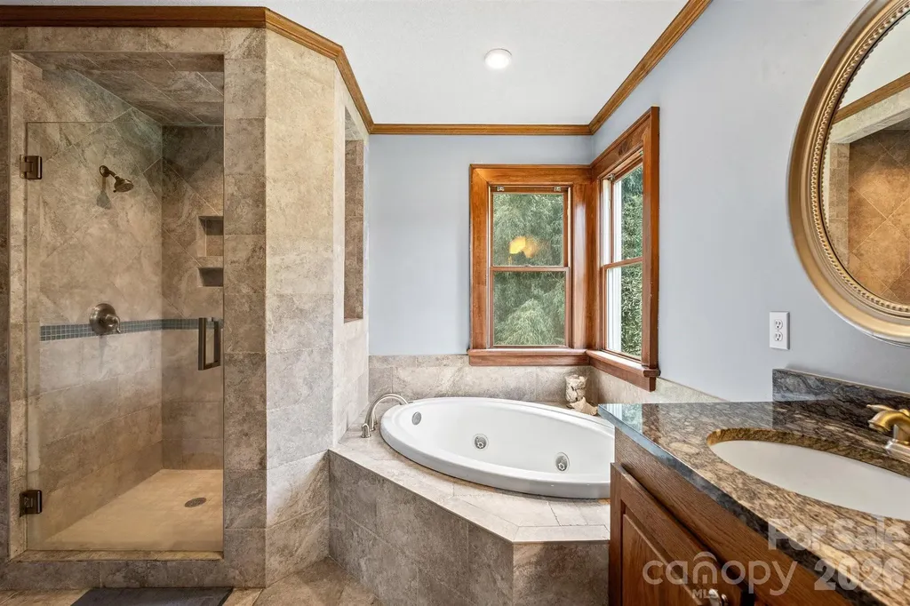 22 Pear Tree Lane Leicester NC 28748