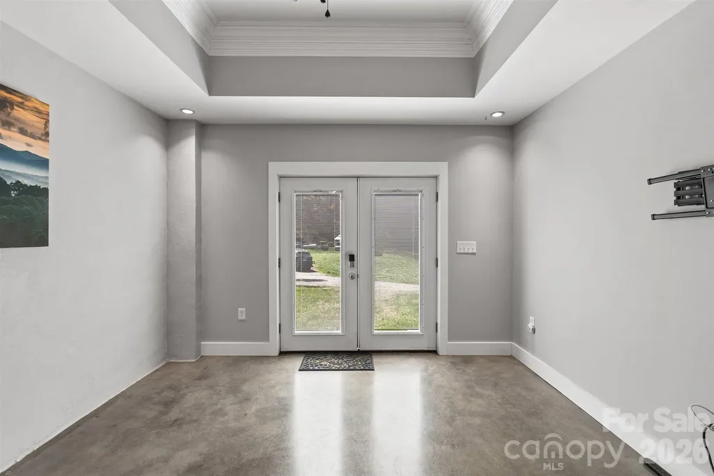 22 Pear Tree Lane Leicester NC 28748