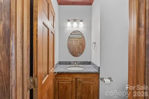 22 Pear Tree Lane Leicester NC 28748