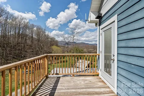 22 Pear Tree Lane Leicester NC 28748