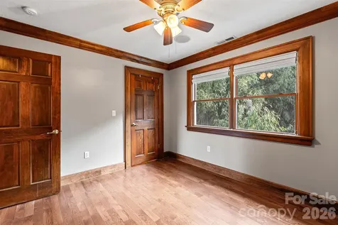 22 Pear Tree Lane Leicester NC 28748