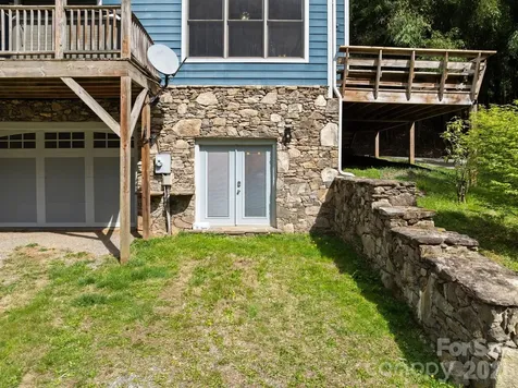 22 Pear Tree Lane Leicester NC 28748