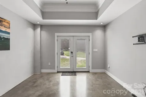 22 Pear Tree Lane Leicester NC 28748