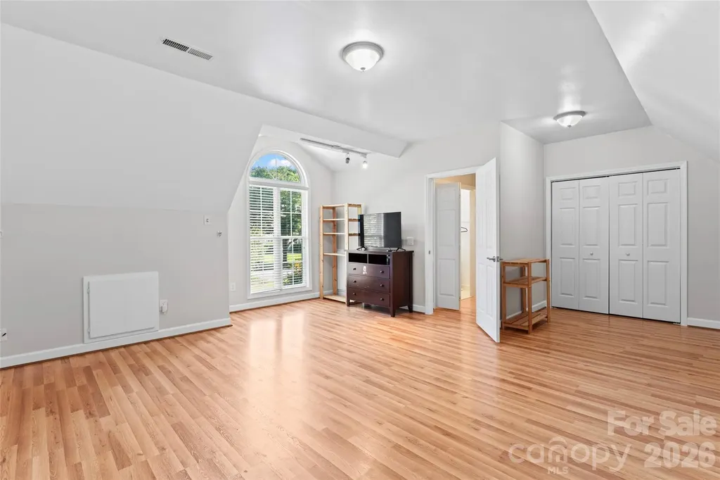 220 35th Avenue NE Hickory NC 28601