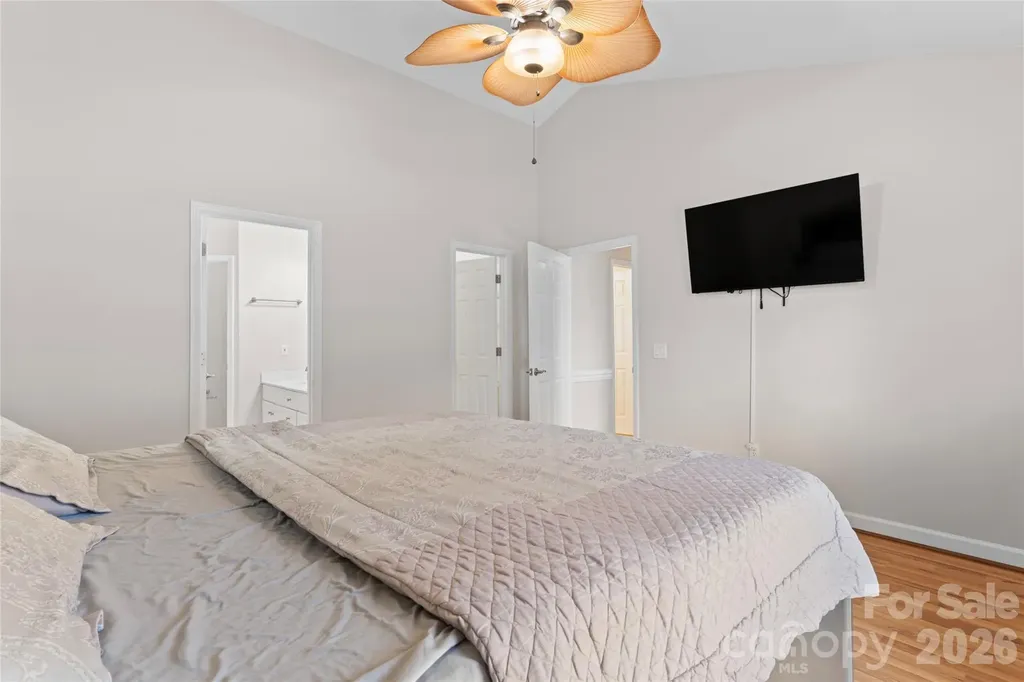 220 35th Avenue NE Hickory NC 28601