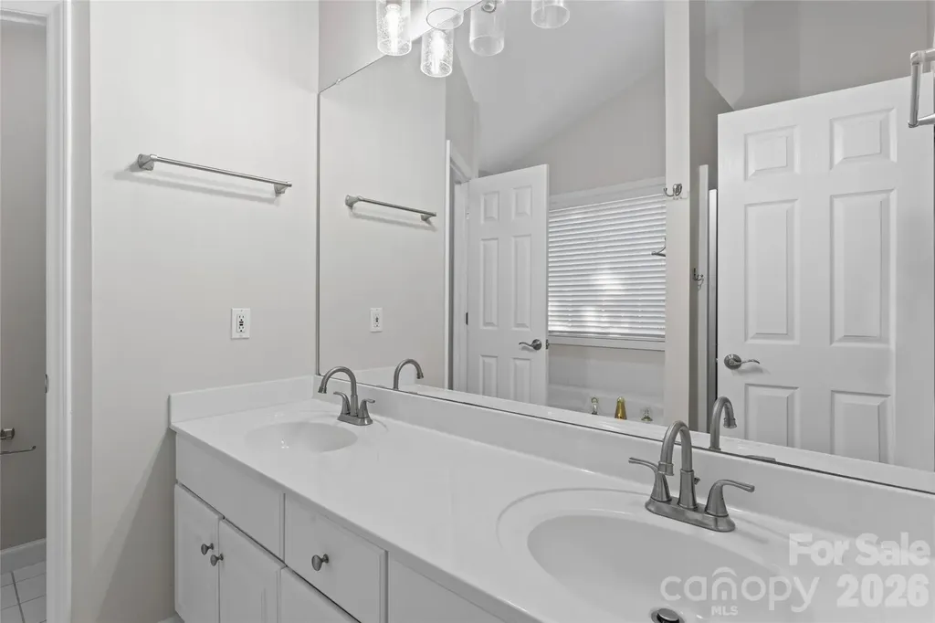 220 35th Avenue NE Hickory NC 28601