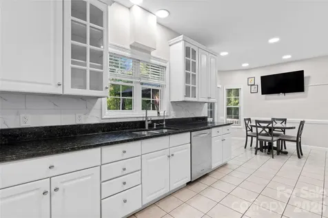 220 35th Avenue NE Hickory NC 28601
