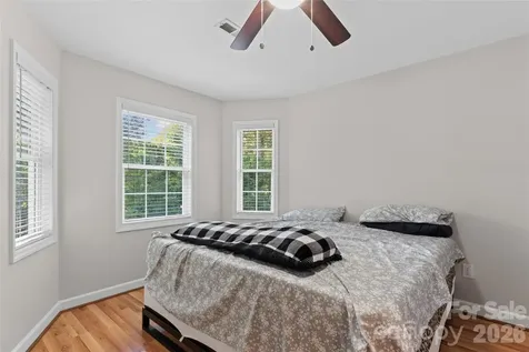 220 35th Avenue NE Hickory NC 28601