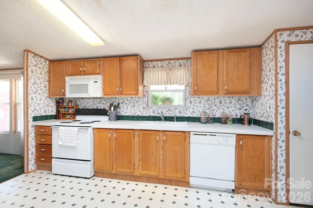 66 Green Oak Road Asheville NC 28804