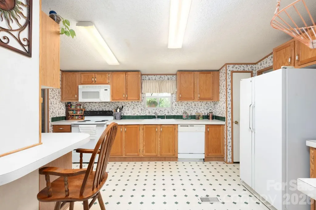 66 Green Oak Road Asheville NC 28804