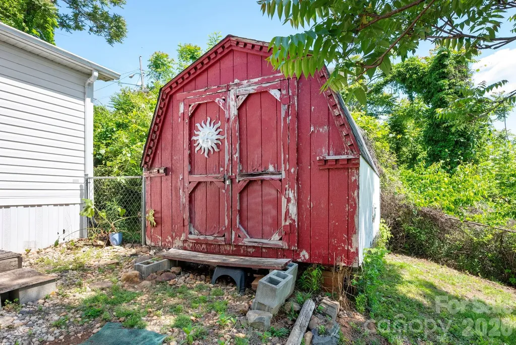66 Green Oak Road Asheville NC 28804