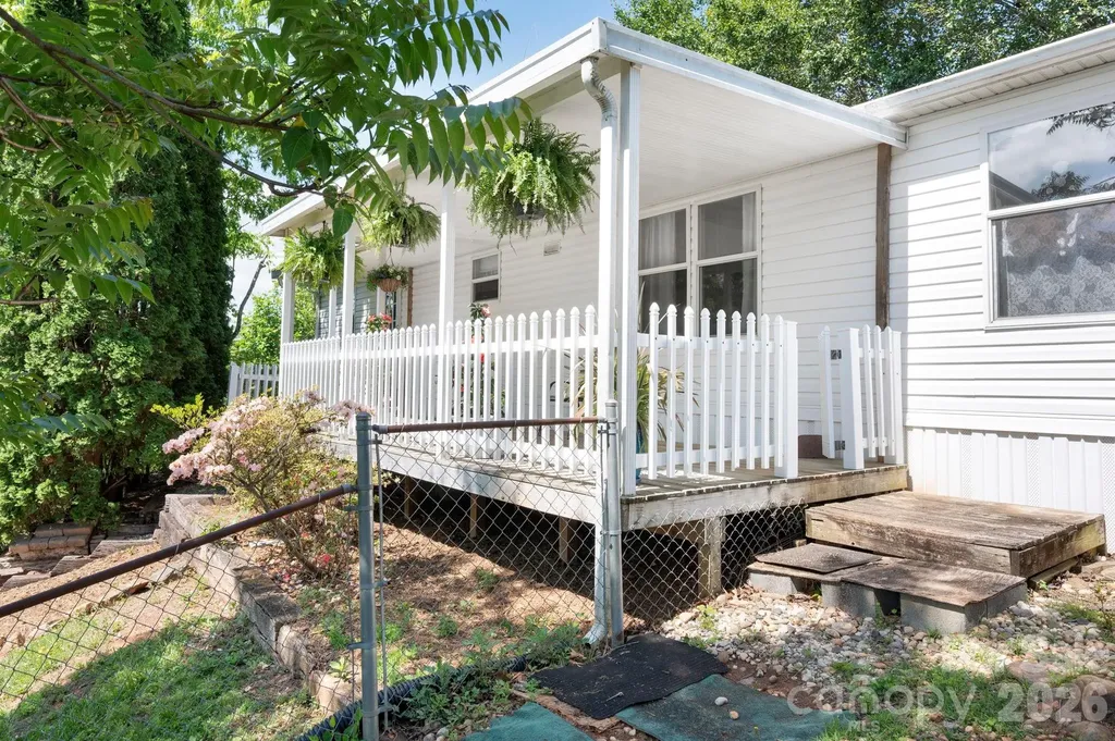 66 Green Oak Road Asheville NC 28804