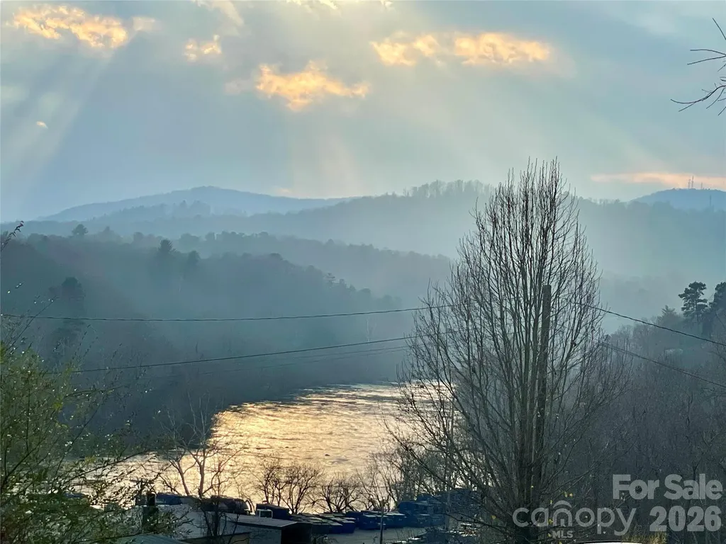66 Green Oak Road Asheville NC 28804
