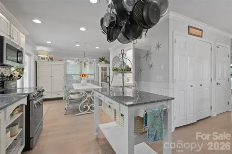 119 Friendly Lane Asheville NC 28806