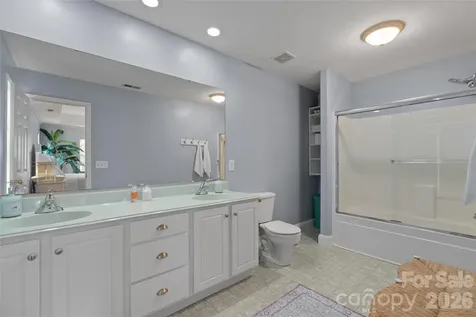 119 Friendly Lane Asheville NC 28806