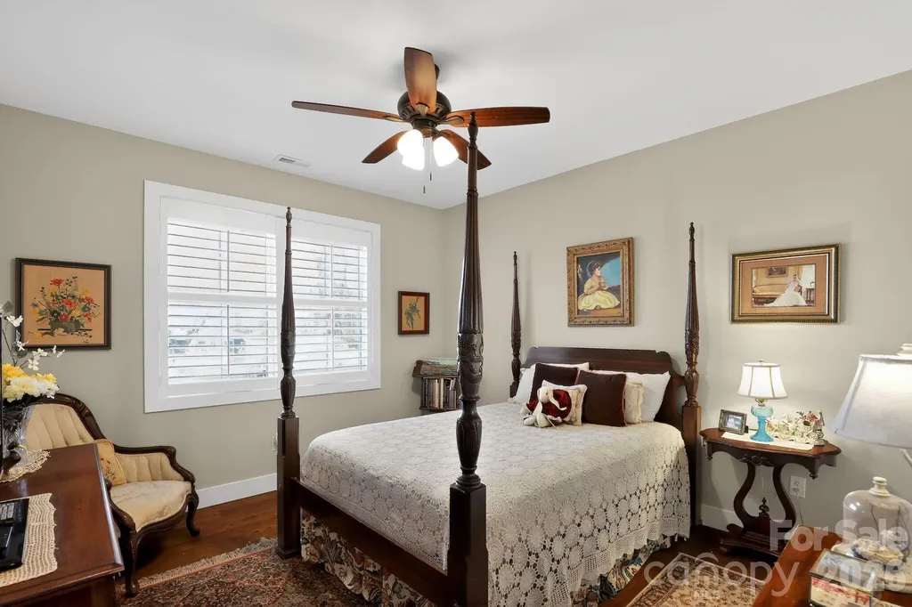 3757 Laurel Park Highway Hendersonville NC 28739