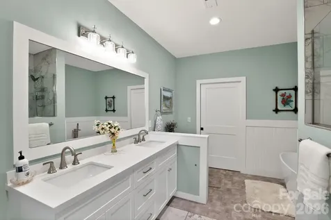 3757 Laurel Park Highway Hendersonville NC 28739