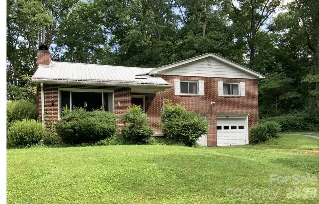 207 Ewbank Road Etowah NC 28729